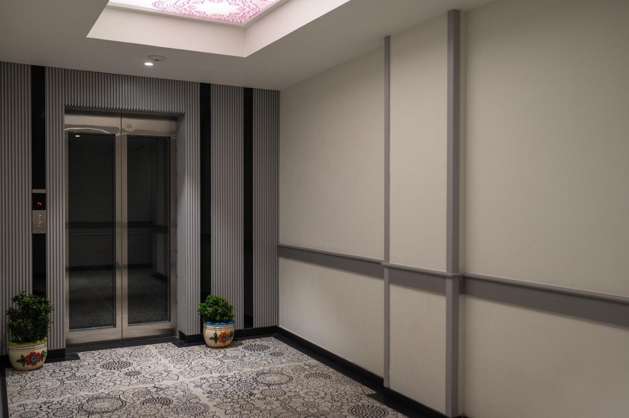 Zibe Luxe Kakinada By Grt Hotels ภายนอก รูปภาพ