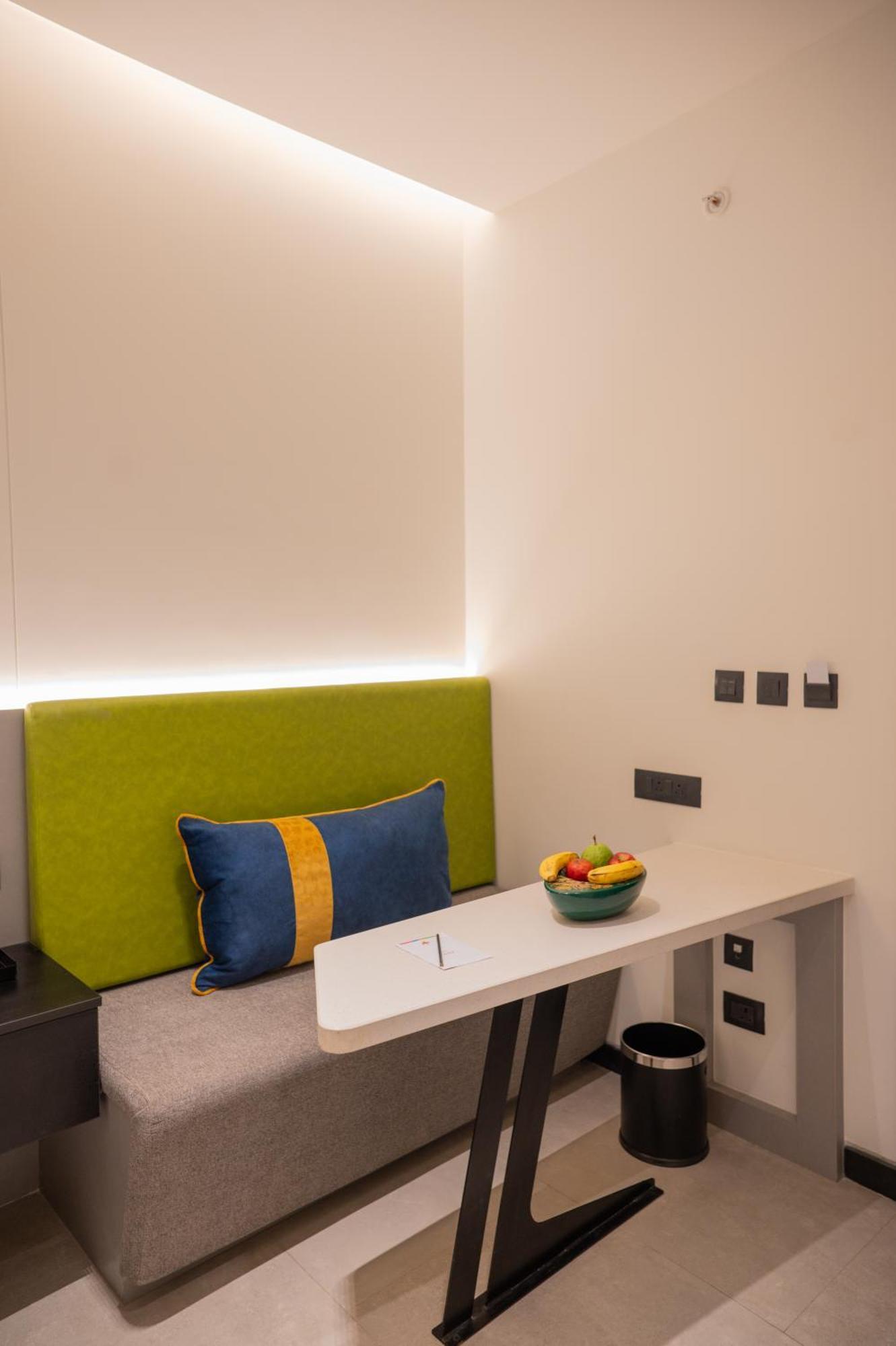 Zibe Luxe Kakinada By Grt Hotels ภายนอก รูปภาพ