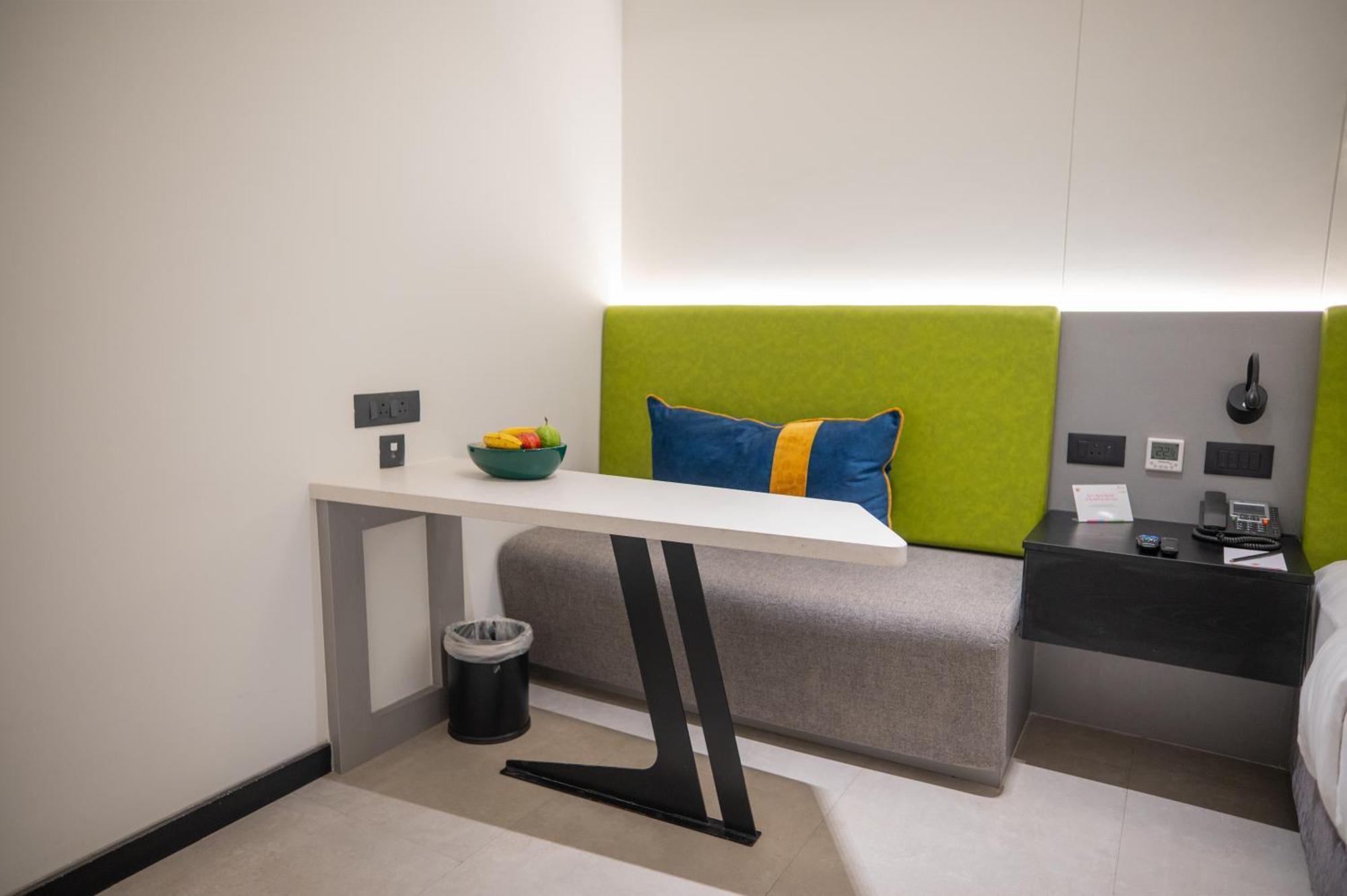 Zibe Luxe Kakinada By Grt Hotels ภายนอก รูปภาพ
