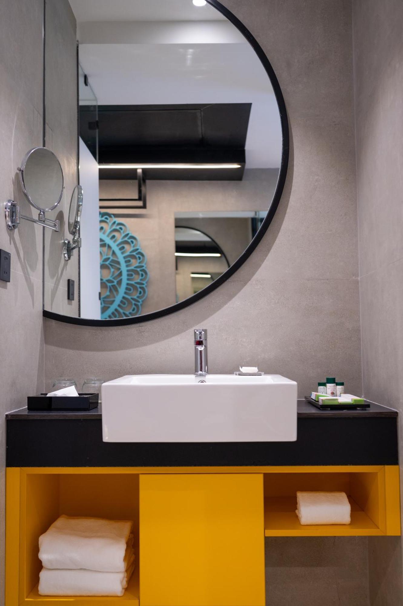 Zibe Luxe Kakinada By Grt Hotels ภายนอก รูปภาพ