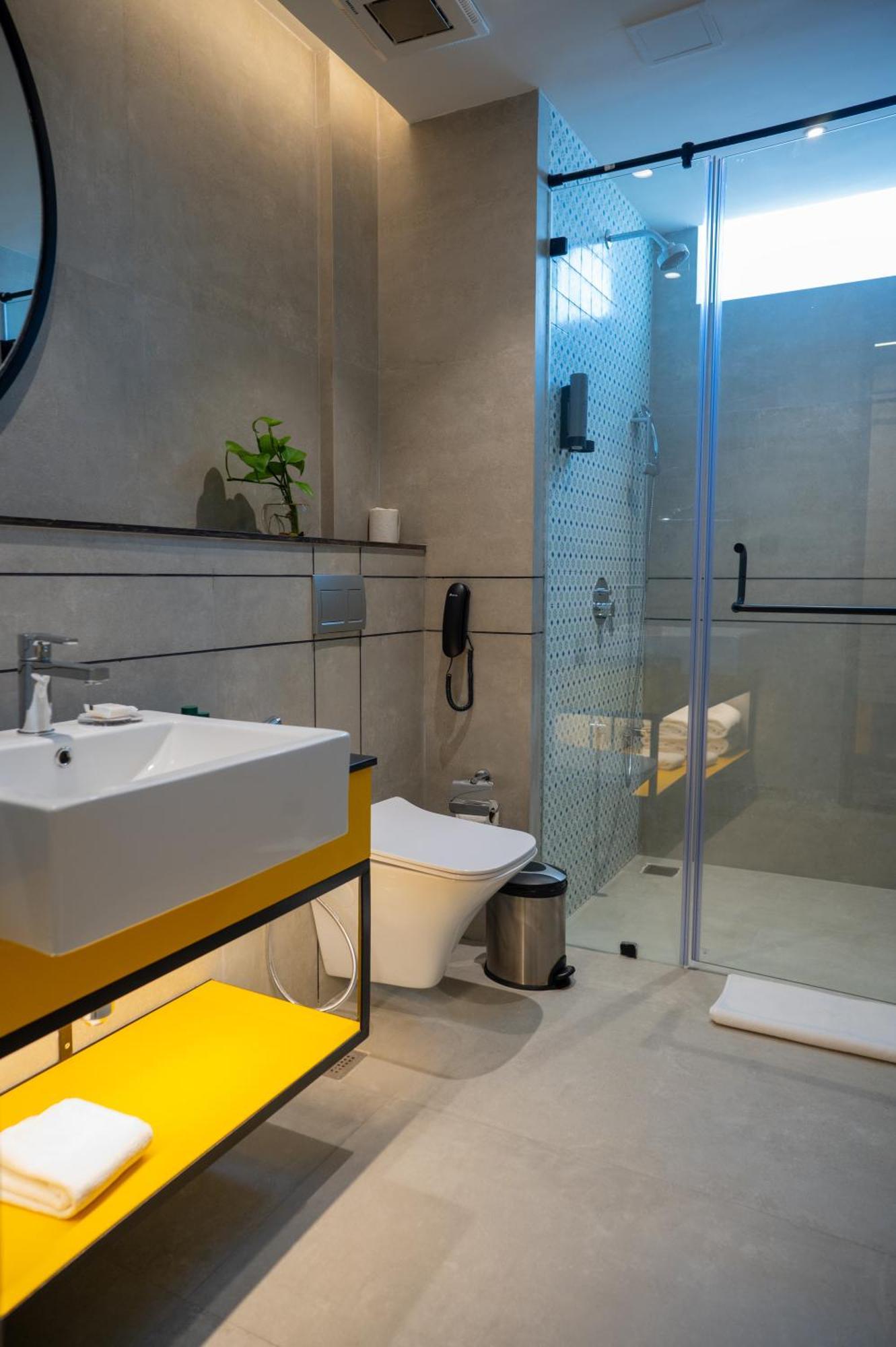 Zibe Luxe Kakinada By Grt Hotels ภายนอก รูปภาพ