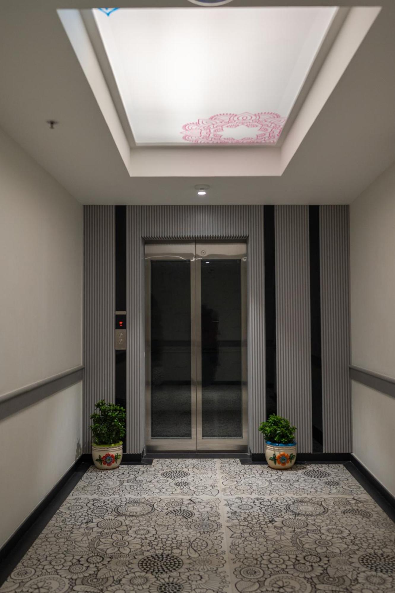 Zibe Luxe Kakinada By Grt Hotels ภายนอก รูปภาพ