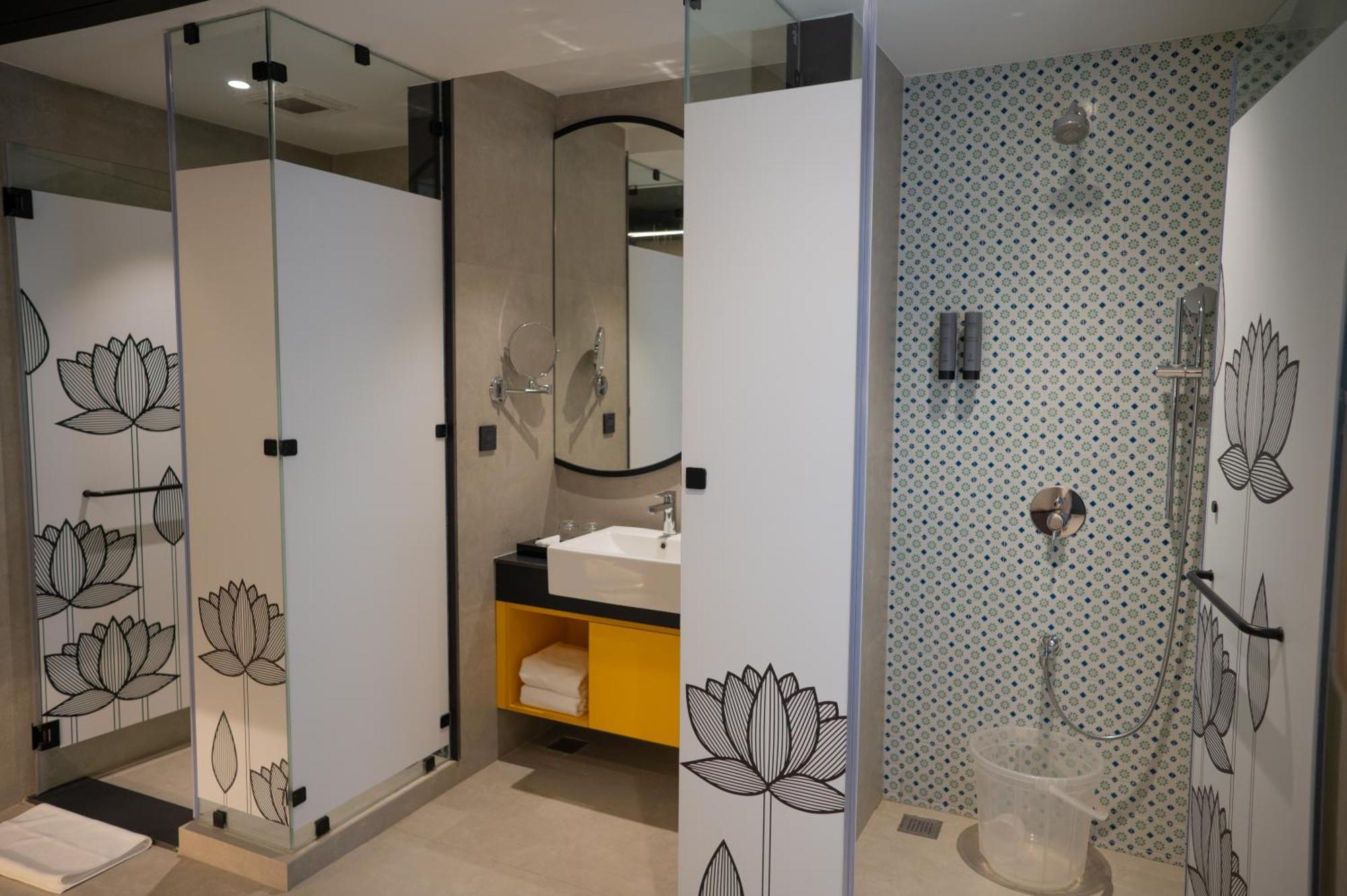 Zibe Luxe Kakinada By Grt Hotels ภายนอก รูปภาพ